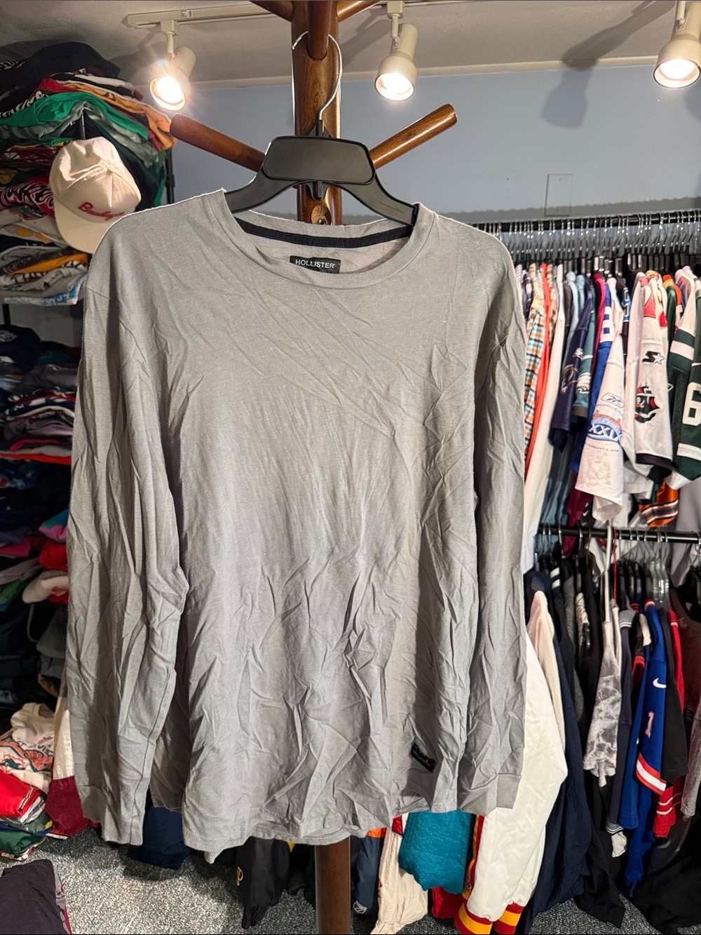 Hollister Men's Long Sleeve Crewneck Tee - Light Gray